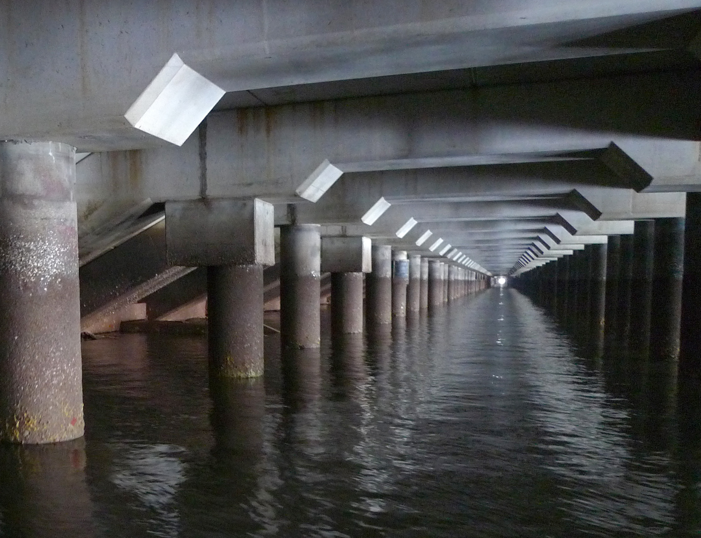 Under Terminal Structure